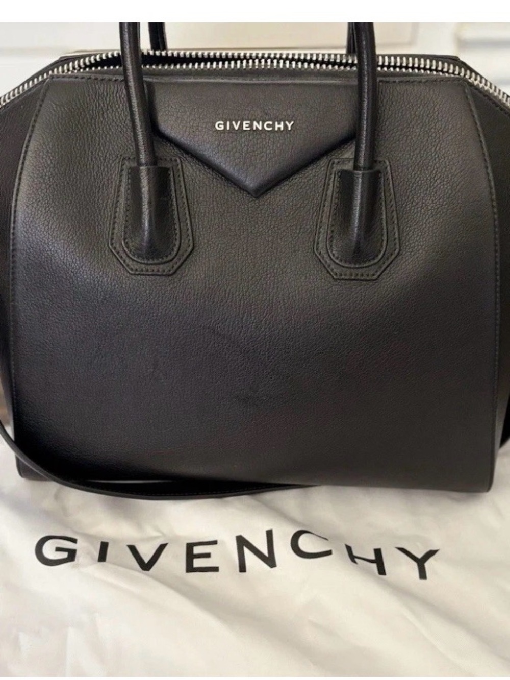Givenchy Antigona Medium - Black with silver hardware- dustbag included